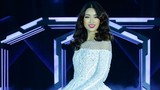 Hoa hậu Mỹ Linh làm vedette giữa dàn chân dài